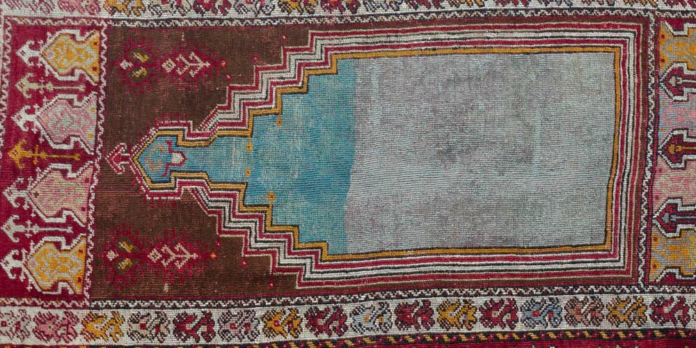 Antique Mucur Ottoman Turkish Prayer Rug Natural dyes 