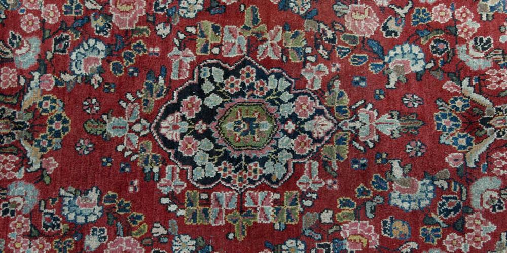 Mahal Sarouk Arak Persian Rug floral hand-spun wool