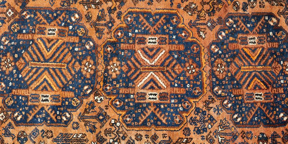 Old Qashqa'i or Shiraz Persian tribal rug