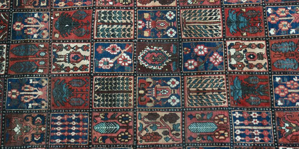 Old Bachtiari tribal Persian rug