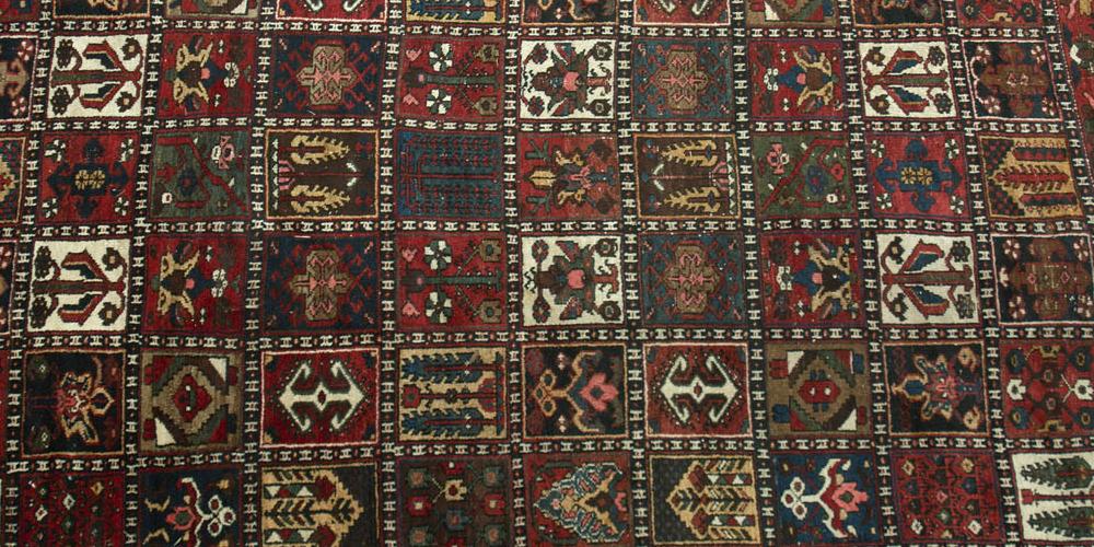 Old Bachtiari tribal Persian Carpet