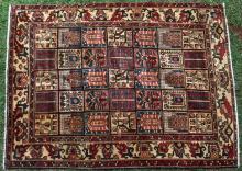 Bakhtiari Persian Iranian rug