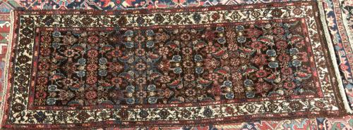 Borujerd or Brojerd Persian Village Rug hand-spun wool