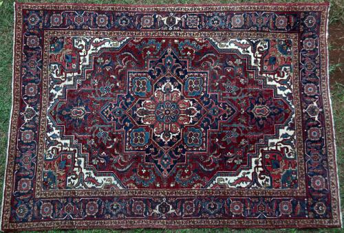 Old Heriz Persian Carpet floral hand-spun wool