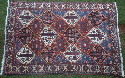 Old Bachtiari tribal Persian Carpet