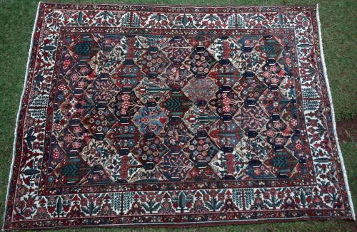 Old Bachtiari tribal Persian Carpet